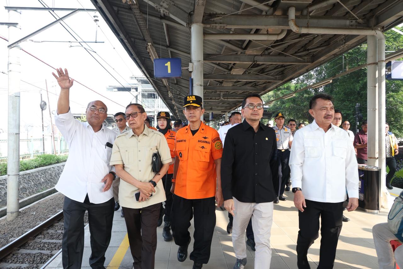 Plh Wali Kota Bekasi dan Komisi V DPR RI Tinjau Stasiun Bekasi Timur dan Proyek Flyover Bulak Kapal
