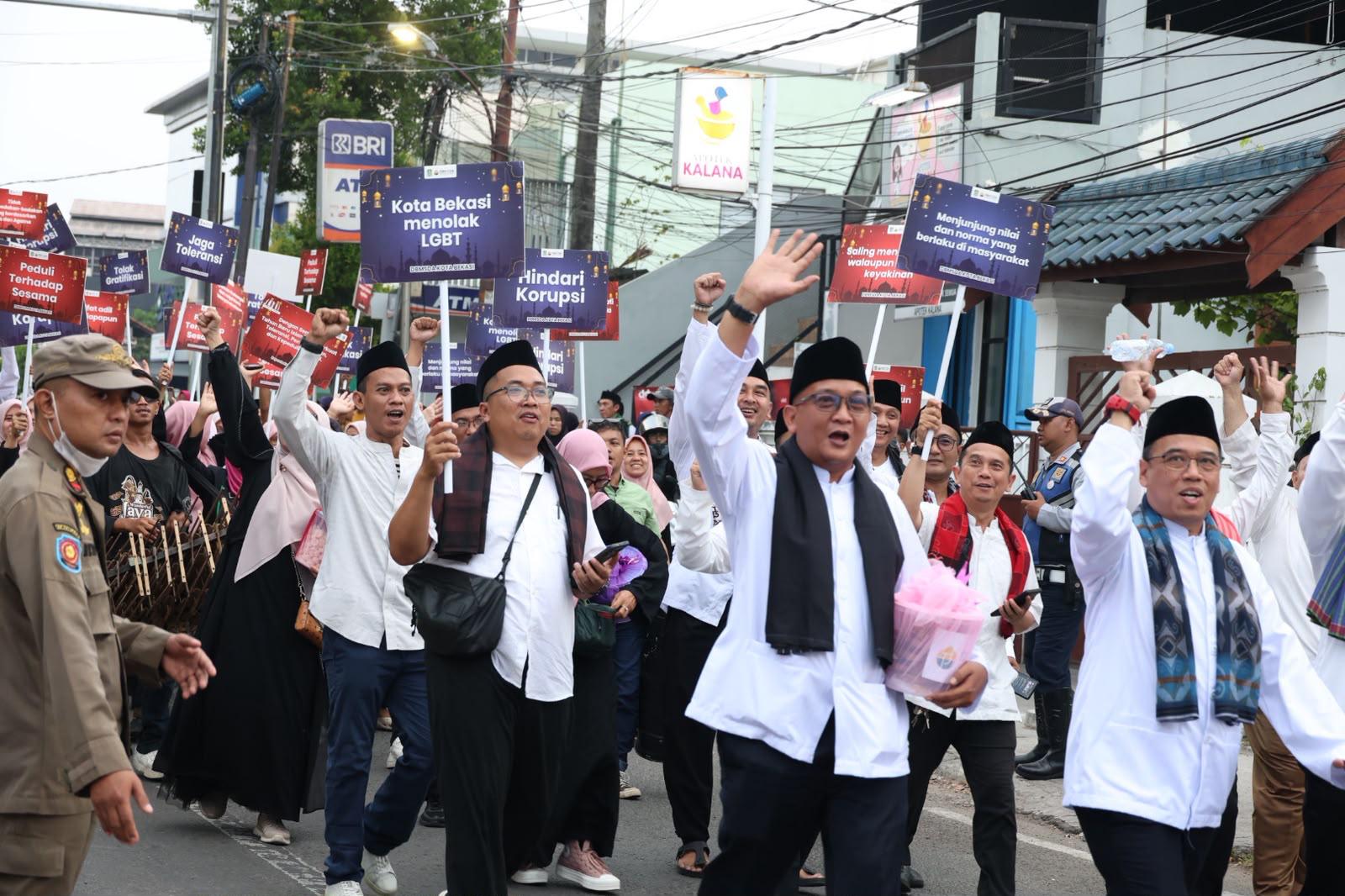 Sambut Tahun Baru Islam, Wali Kota dan Wakil Wali Kota Bekasi Hadiri Pawai 1 Muharram 1448 H