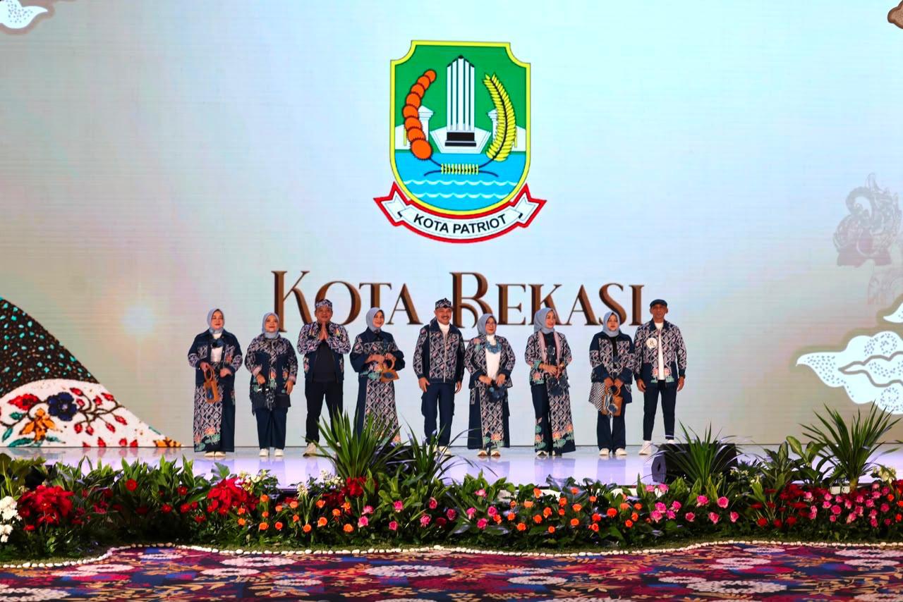 Di Ajang Sunda Karya Fest 2026 Kota Bekasi Raih Juara Terkini Anugerah Fashion Show PKJB 2026