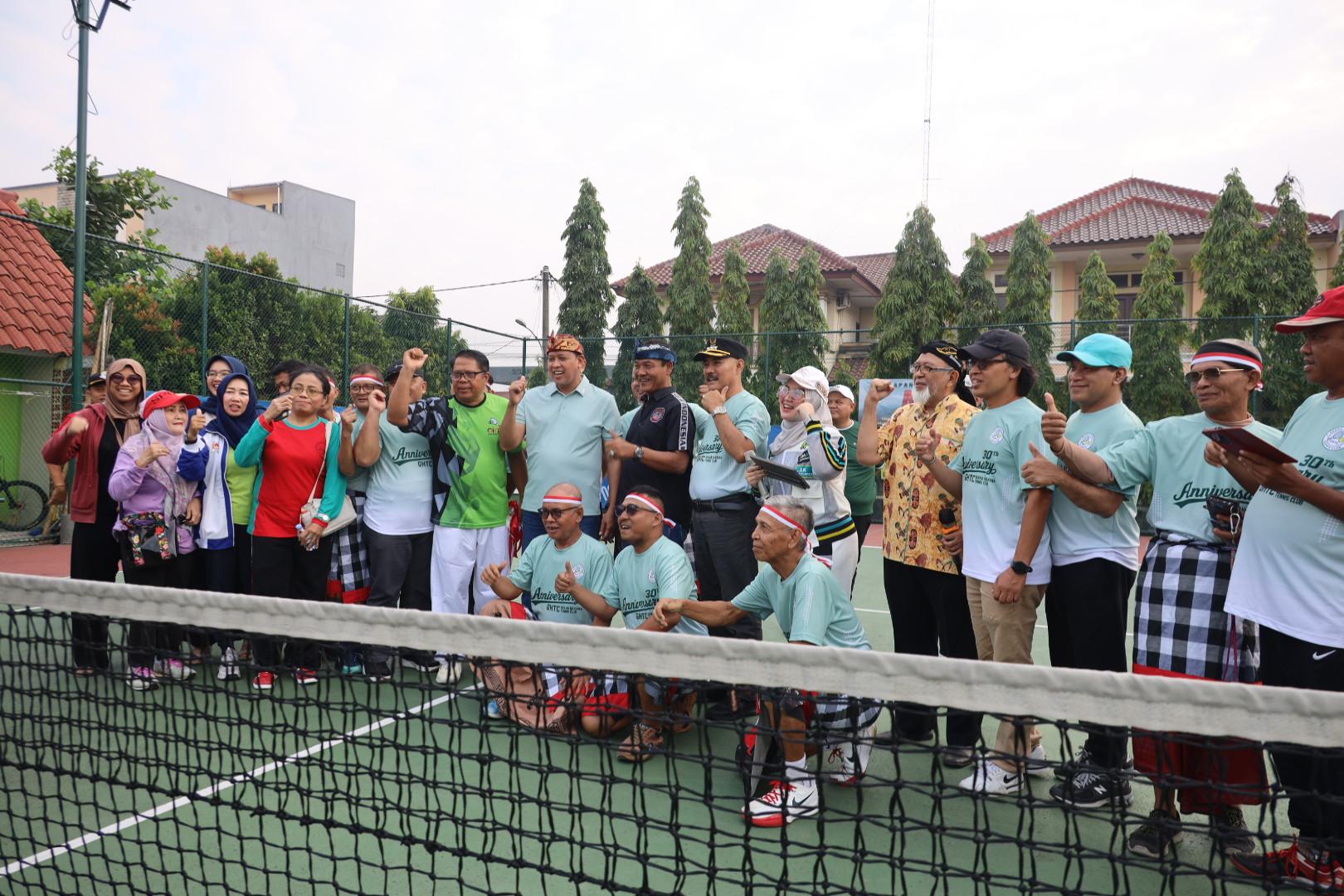 Resmikan Lapangan Tenis Graha Harapan, Tri Adhianto Pastikan Aset Fasum untuk Kepentingan Masyarakat