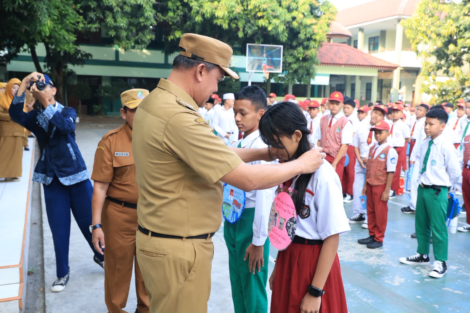 Tri Adhianto Resmi Buka MPLS SMPN 12 Kota Bekasi, Tekankan Sekolah Aman dan Menyenangkan
