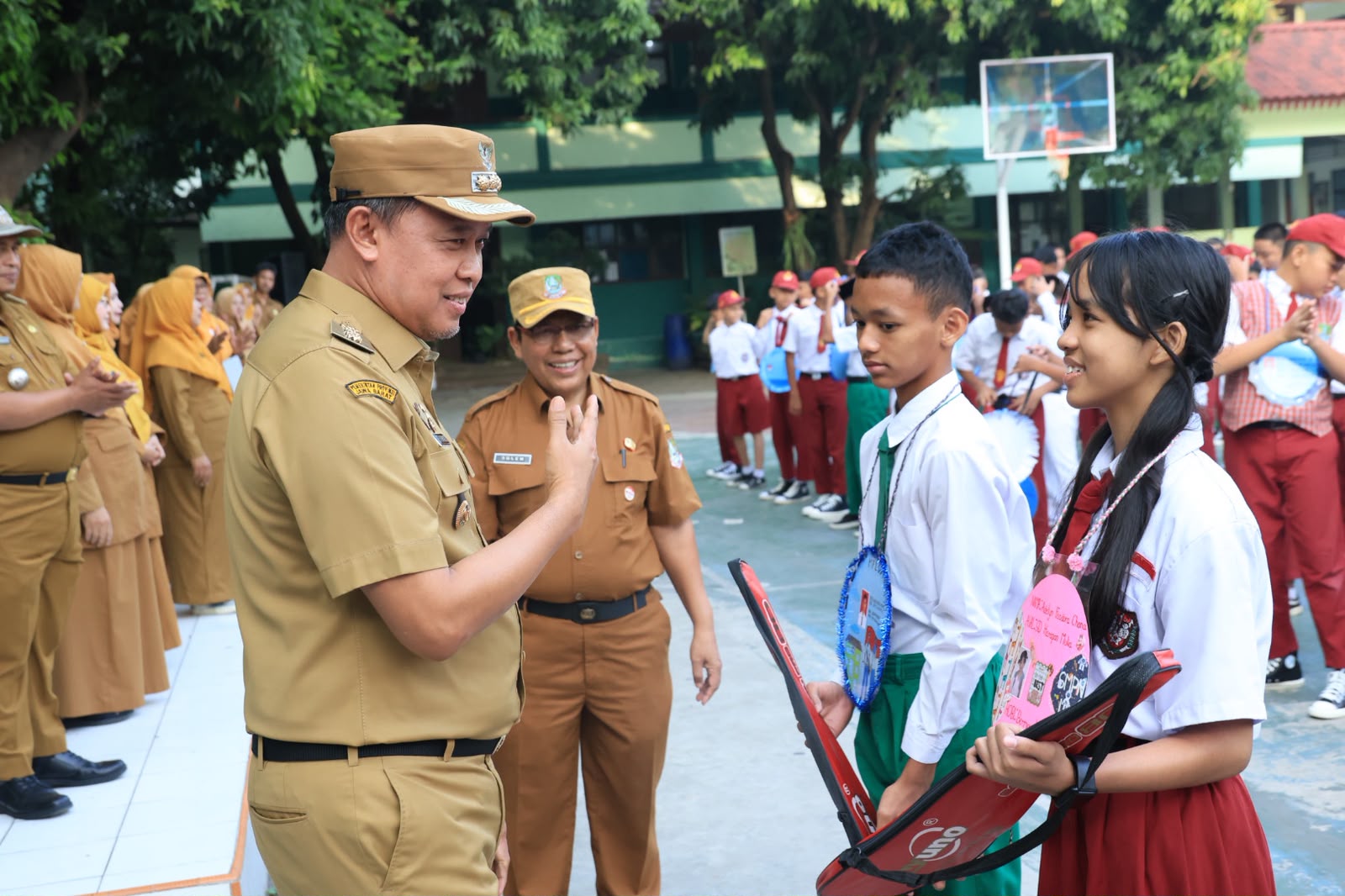 Tri Adhianto Pantau Langsung Hari Pertama Sekolah, Pastikan MPLS Ramah Berjalan Baik