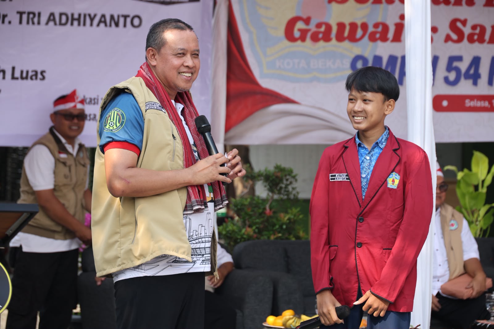 Wali Kota Bekasi Gandeng IROPIN Gelar Bakti Sosial Mata, 300 Kacamata Dibagikan untuk Siswa SMPN 54