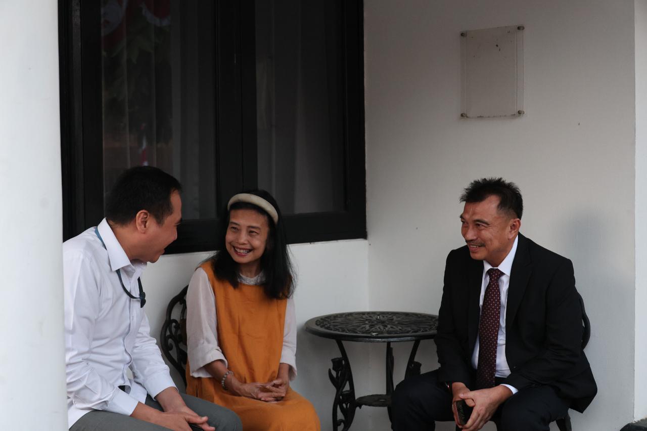 Senyum Sumringah Keluarga Sayuti Melik Saat Terima Undangan Dari Presiden Prabowo