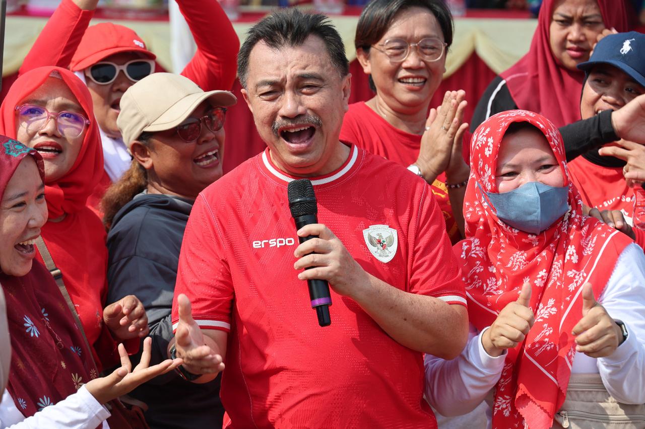 Momen HUT RI 81 Wawali Harris Bobihoe Hibur Emak-Emak Bojong Menteng