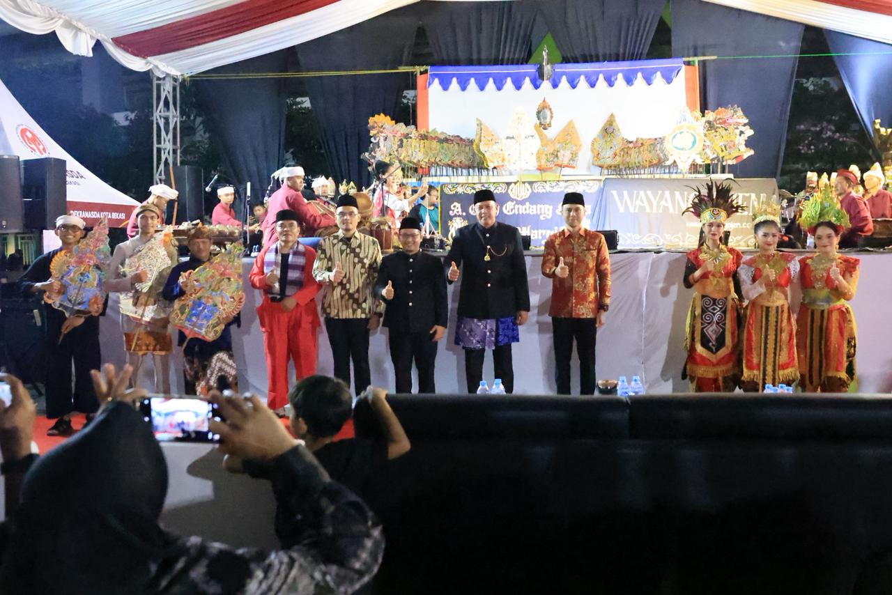 Wali Kota Bekasi Apresiasi Penampilan Wayang Ajen, Meriahkan Malam Pembuka PNBK Jilid III