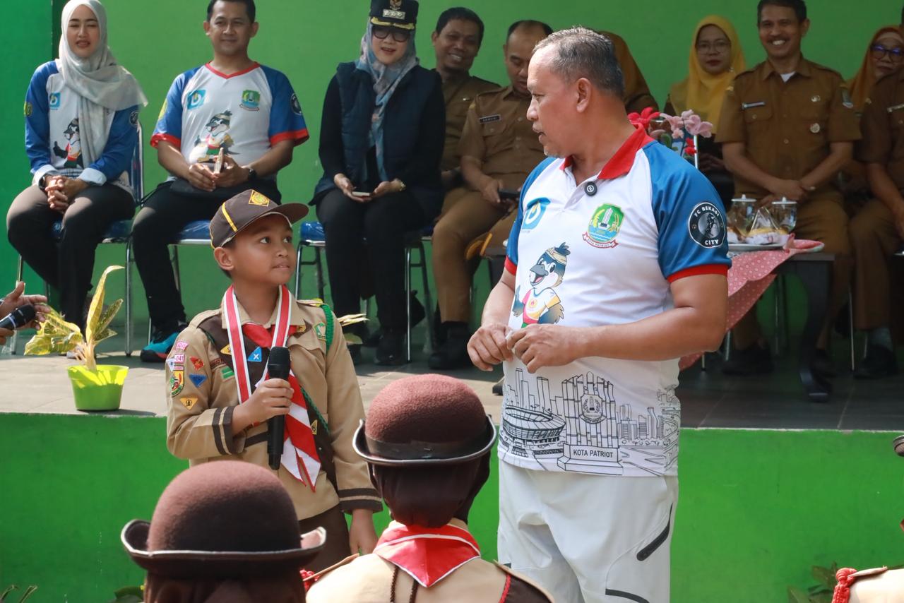 Wali Kota Bekasi Serahkan Penganugerahan Pramuka Garuda kepada 277 Siswa di Tiga Kecamatan