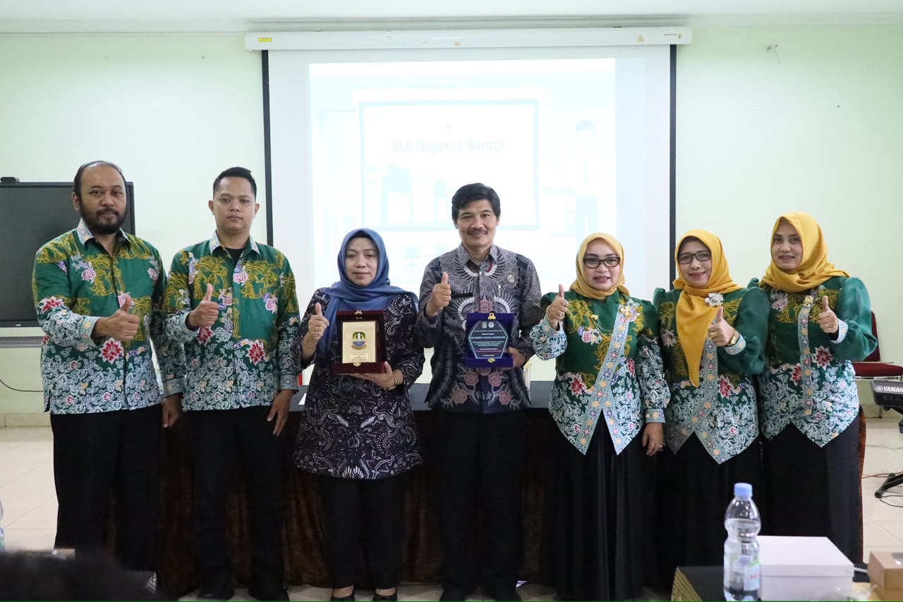 STUDI TIRU KE SLB NEGERI 1 BANTUL, WIWIEK HARGONO DORONG PENGUATAN KETERAMPILAN SISWA SLB PATRIOT