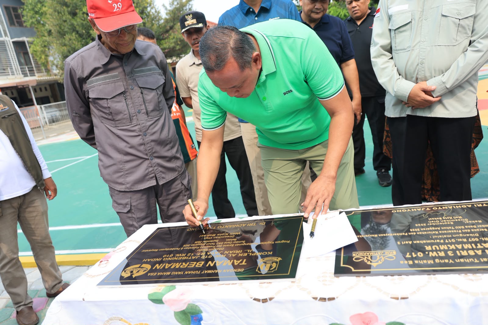 Wali Kota Bekasi Resmikan Taman Asri 3 dan Taman Bahagia RW 17, Beri Ruang Terbuka Hijau Bagi Warga