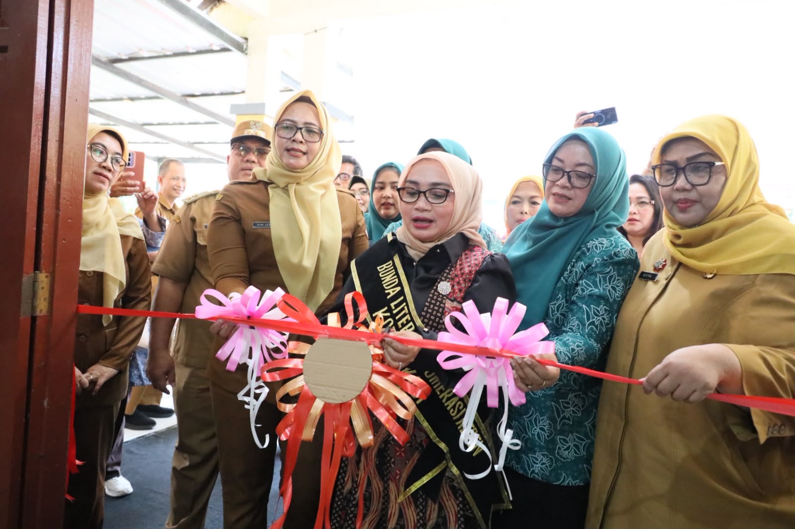 Wiwiek Hargono Resmikan Tiga Perpustakaan Mini di Kota Bekasi: Dorong Budaya Literasi Warga