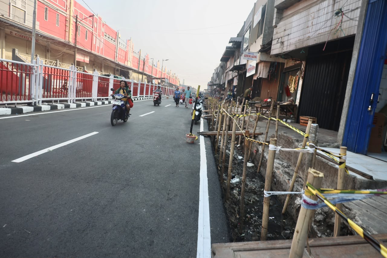 Wajah Baru Jl. M. Yamin Pasar Baru Bekasi, Jalan dan Drainase di Perbaiki serta PKL ditata