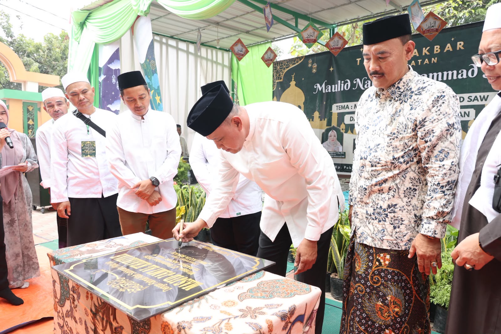 Wali Kota Bekasi Resmikan Masjid Jami Al-Khairiyah Cimuning, Apresiasi Solidaritas Warga Mustikajaya