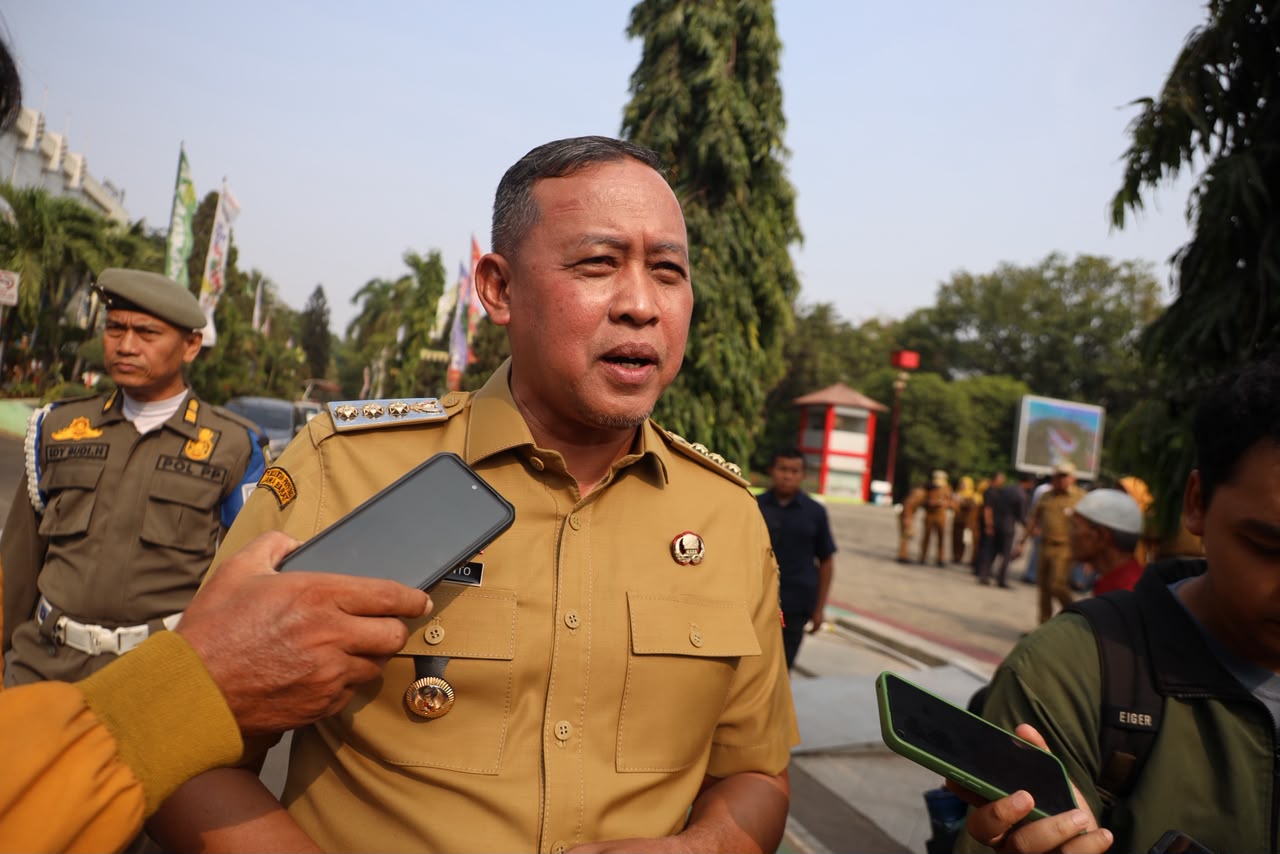 Pimpin Apel Pagi, Tri Adhianto Dorong UMKM dan ASN Berbelanja di Pasar Lewat Program Gebrak Pasar
