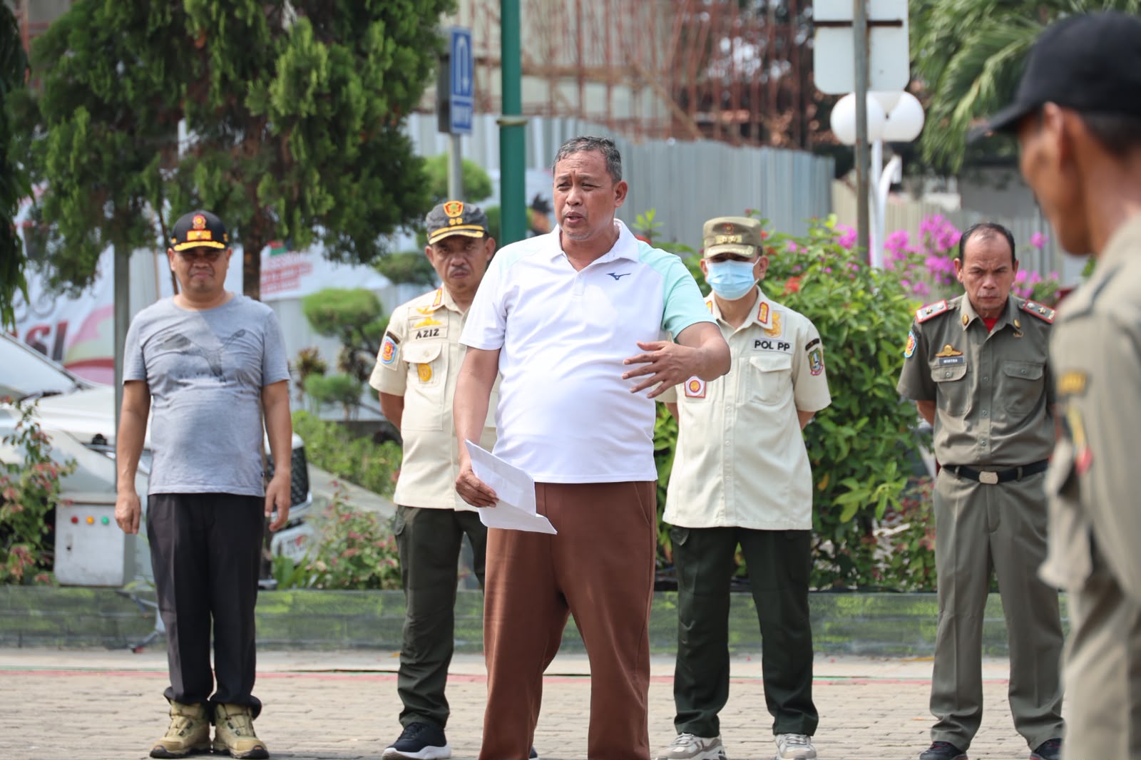Wali Kota Bekasi Tegur Keras Satpol PP, Akibat PKL Berjualan di Badan Jalan Saat CFD Ahmad Yani