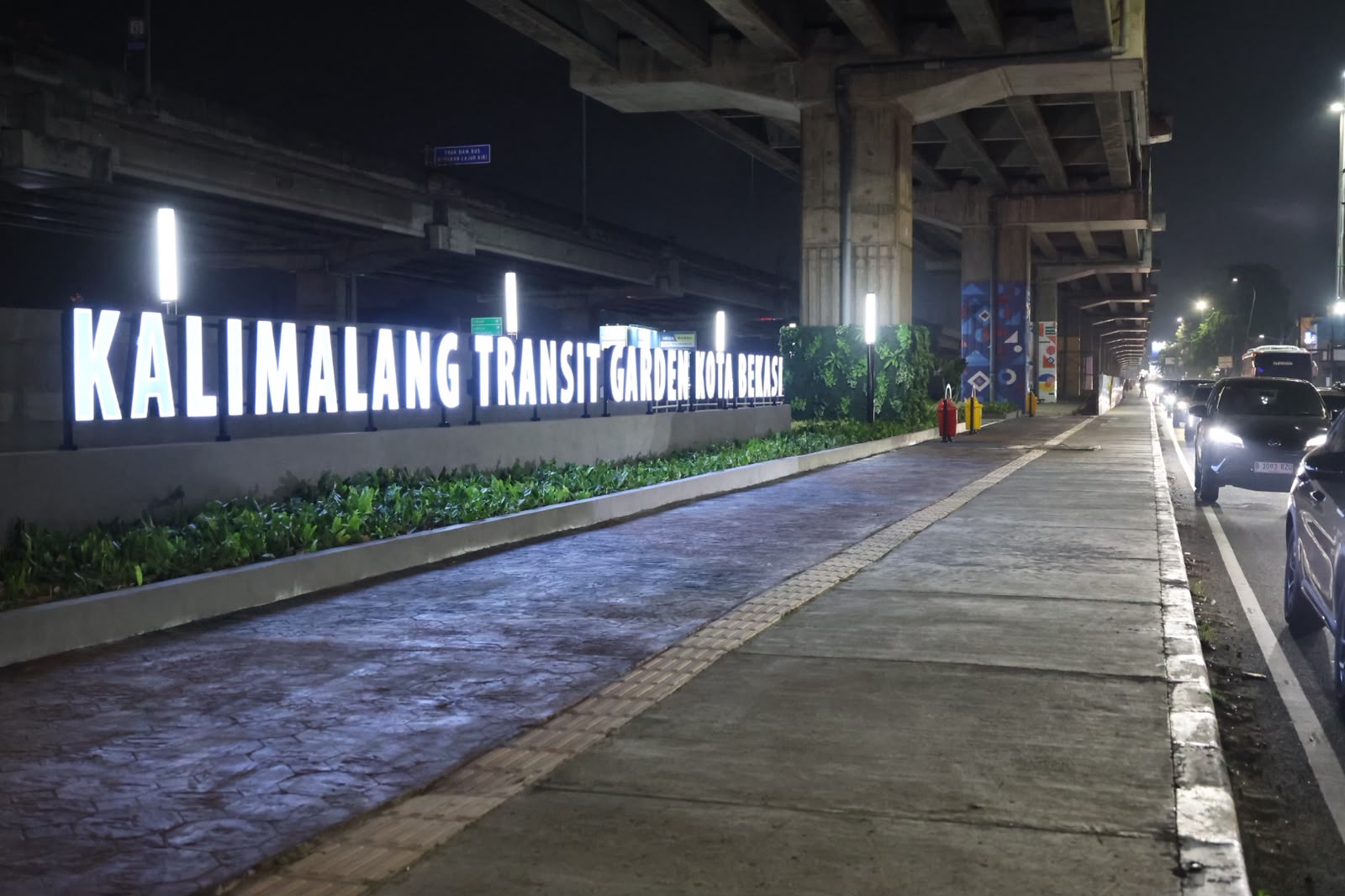 Tri Adhianto Tinjau Pedestrian Kalimalang, Kini Jadi Ruang Nyaman untuk Joging dan Bersantai