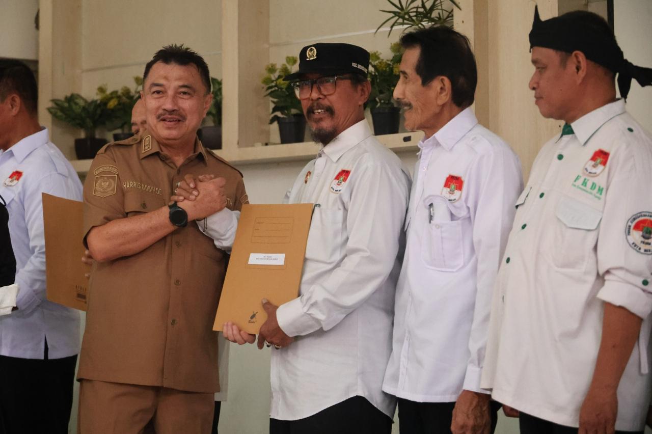 Perkuat Deteksi Dini dan Jaga Stabilitas Wilayah, Wawali Harris Bobihoe Kukuhkan Pengurus FKDM