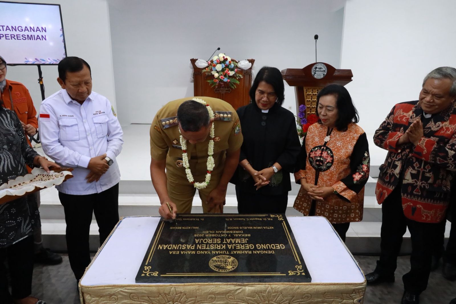 Wali Kota Bekasi Resmikan Gereja Kristen Pasundan Seroja Sebagai Simbol Kota Harmonis