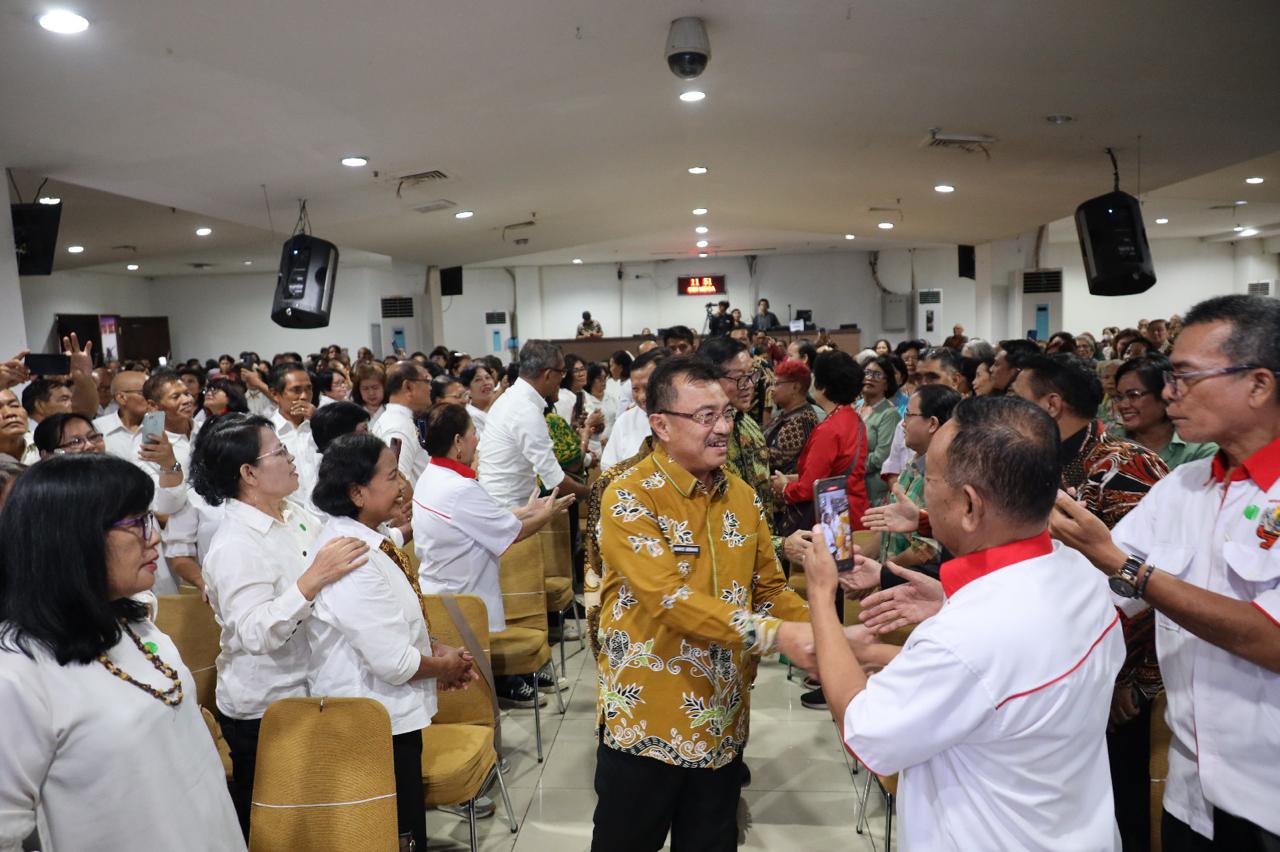 Launching Sekolah Lansia, Wawali Harris Bobihoe:  Lansia Mandiri, Sejahtera Dan Bahagia