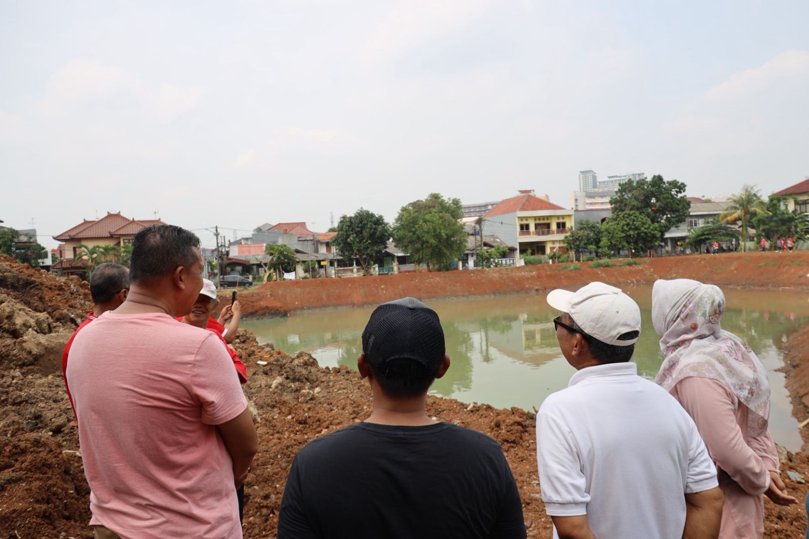 Wali Kota Tinjau Pengerjaan Polder Air Sepanjang Jaya, Kurangi Banjir dan Tambah Ruang Publik Warga