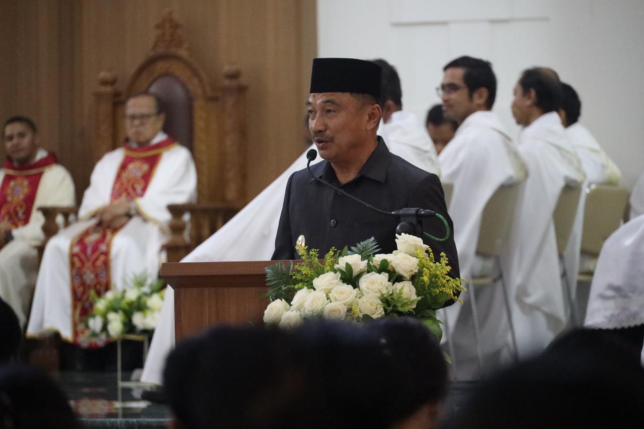 Pesan Harmonisasi Wawali Harris Bobihoe Dihadapan Jamaat Gereja Katolik Santo Yohanes II