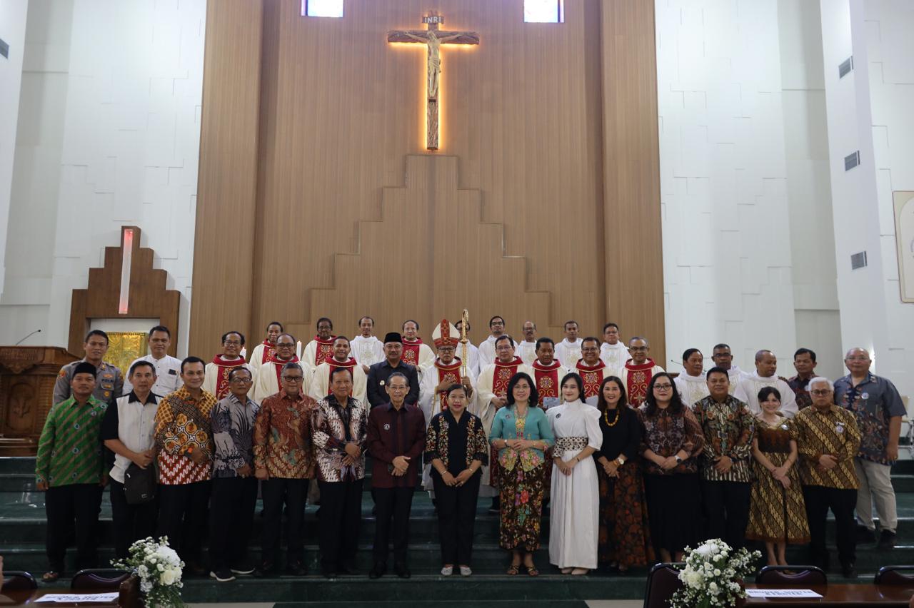 Pesan Harmonisasi Wawali Harris Bobihoe Dihadapan Jamaat Gereja Katolik Santo Yohanes II