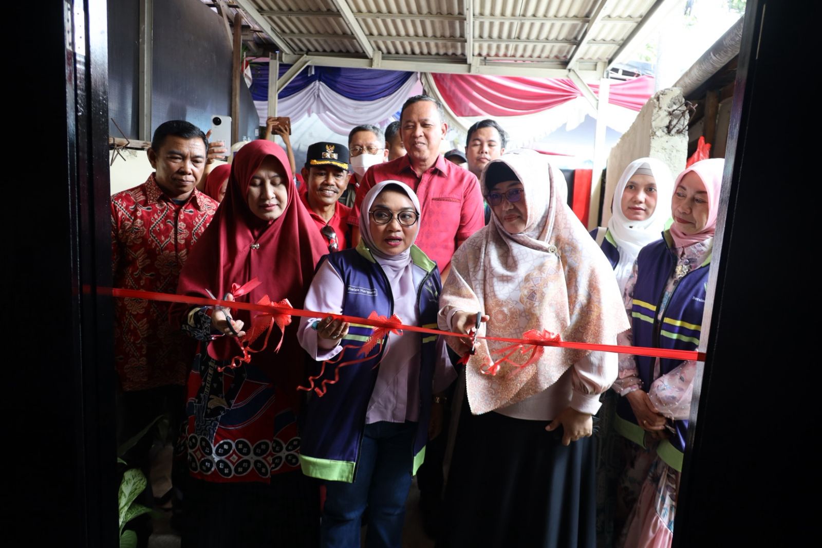 Wali Kota Bekasi Resmikan Rumah Tidak Layak Huni di RW 02 Jatiwaringin