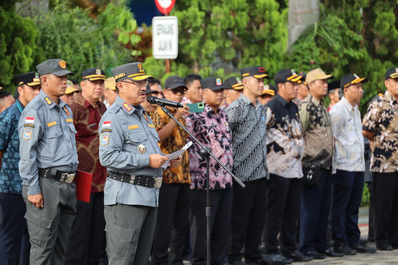 Wawali Harris Bobihoe Berbagi Kebahagiaan Di Momentum Apel Akbar Satlinmas