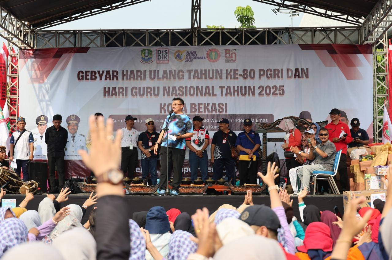 Momen Hangat Wawali Harris Bobihoe Bersama Ribuan Guru Kota Bekasi