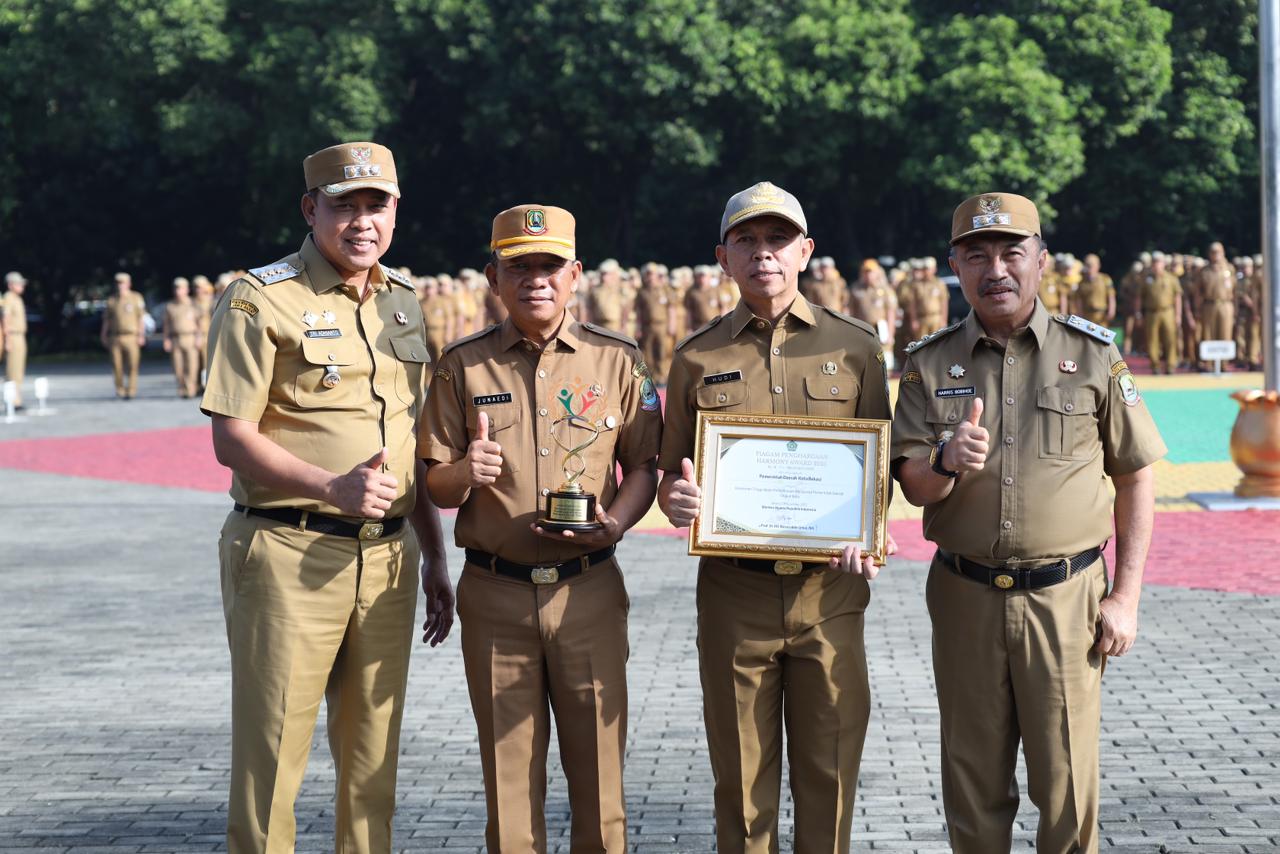 Wali Kota Bekasi Serahkan Penghargaan Satyalencana, Harmony Award, dan Prestasi Atlet Jujitsu