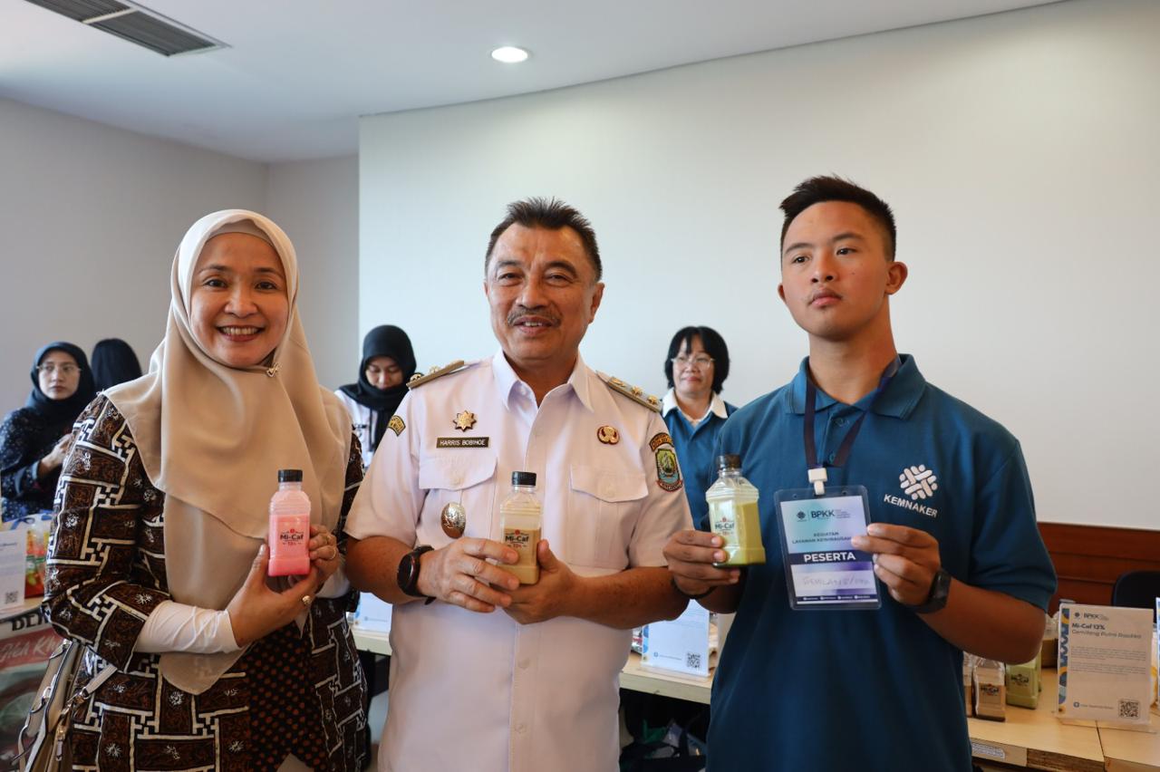 Wawali Harris Bobihoe Borong Produk UMKM Hasil Tangan Terampil Disabilitas Dan Lansia