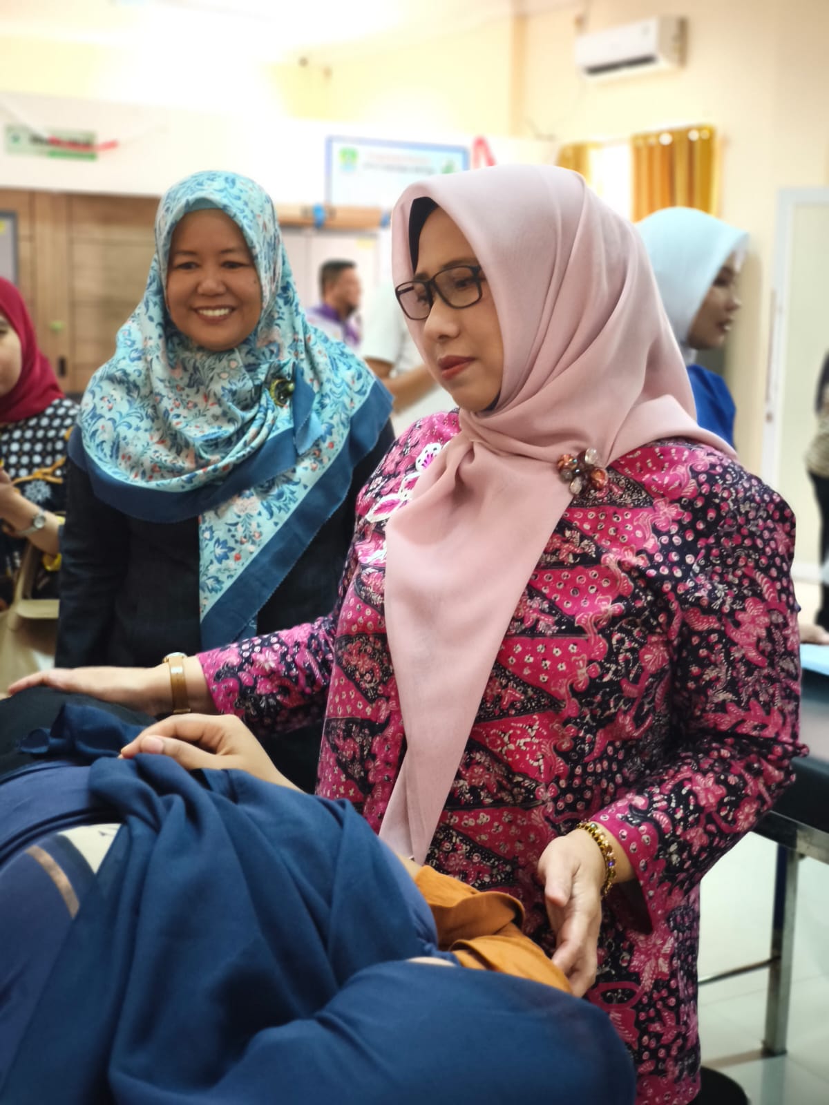 Sekretaris TP PKK, Wuri Handayani Tinjau Pemasangan Kontrasepsi Baru di Puskesmas Bintara