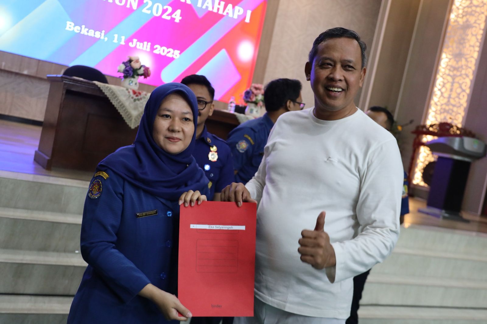 Wali Kota Bekasi Hadiri Penyerahan SK PPPK Damkar, Apresiasi Kesiapsiagaan Tanpa Batas