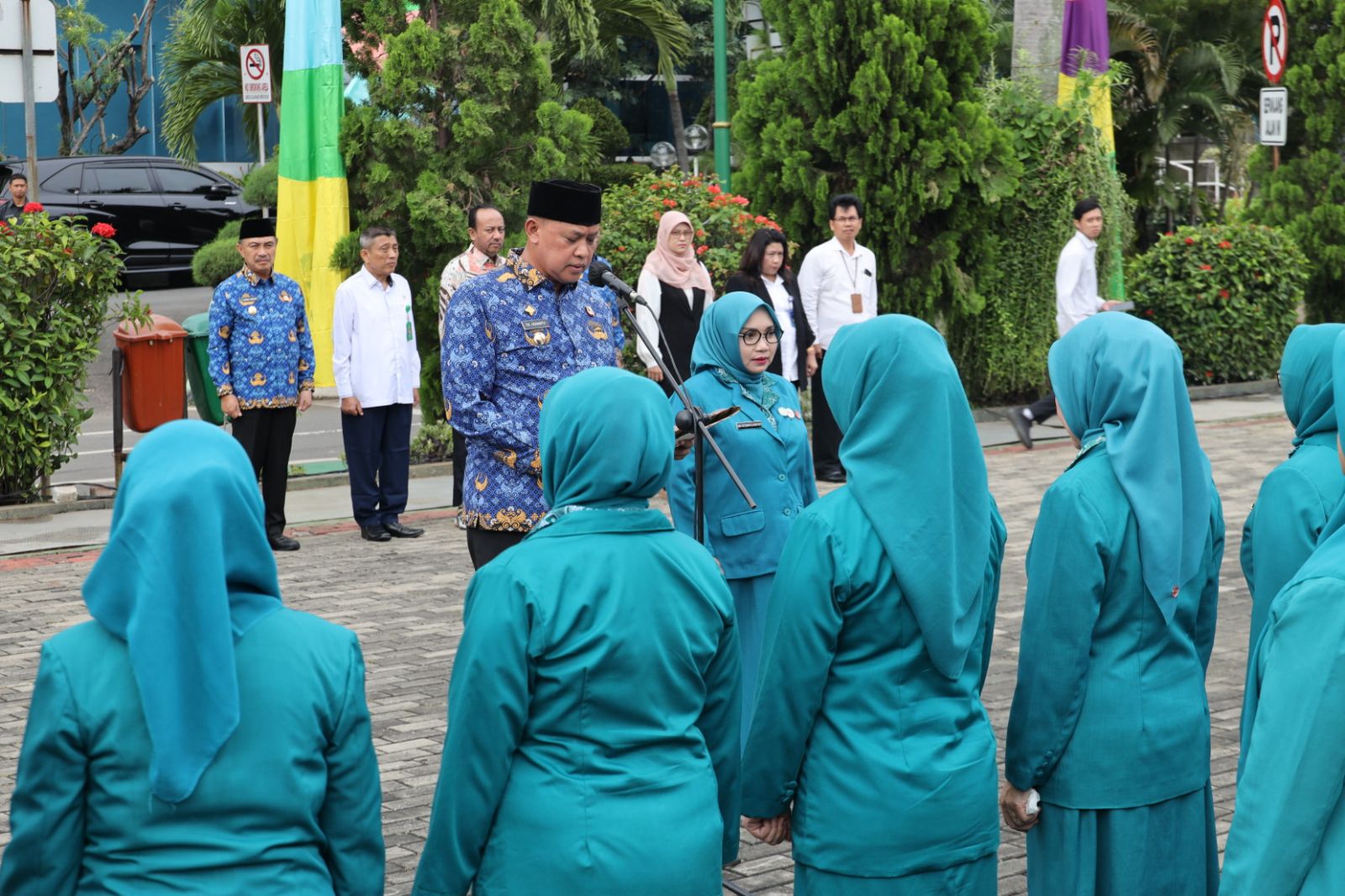 Wali Kota Bekasi Lantik Ketua TP PKK Kecamatan dan Kelurahan serta Serahkan Penghargaan