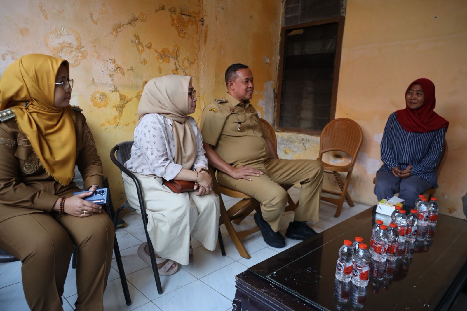 Wali Kota Bekasi Temui Korban Kekerasan Anak Kandung, Pastikan Pendampingan Kesehatan dan Psikologis