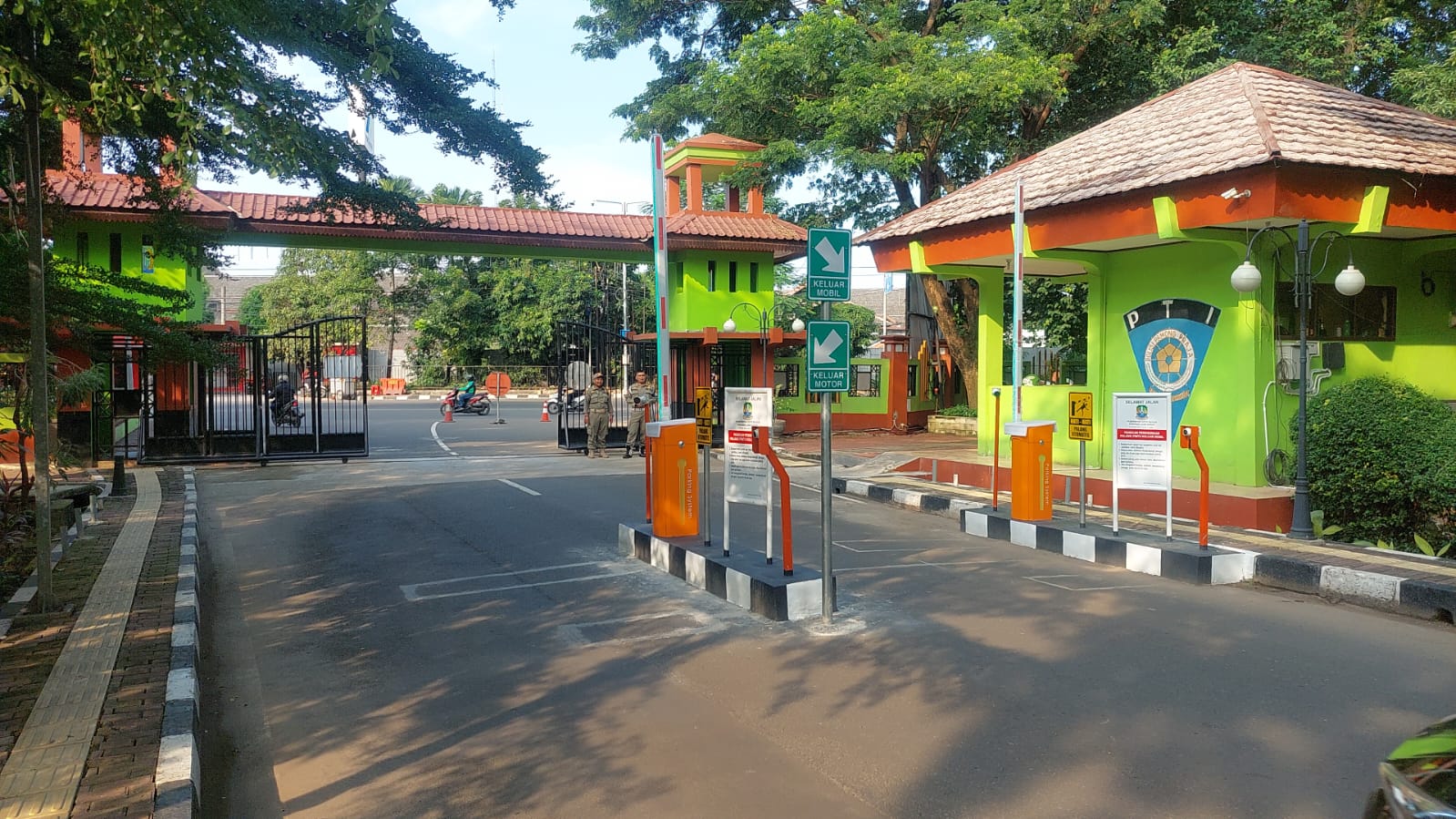 Pemkot Bekasi Mulai Operasikan Palang Parkir Otomatis di Lingkup Kantor Wali Kota Bekasi