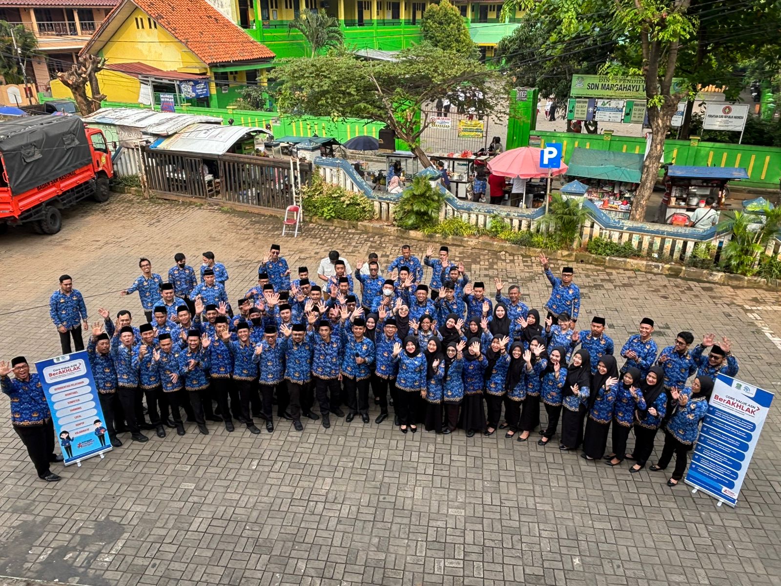 Diskominfostandi Kota Bekasi Launching ASN BerAkhlak di Apel Rutin Rabu