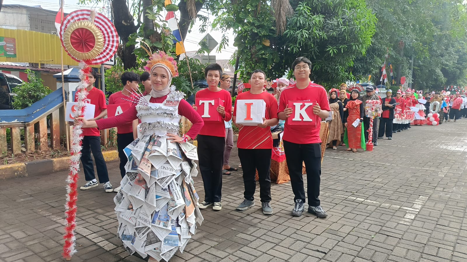 Meriahkan HUT RI ke-80, Diskominfostandi Gelar Parade Kemerdekaan dengan Tema Barang Bekas