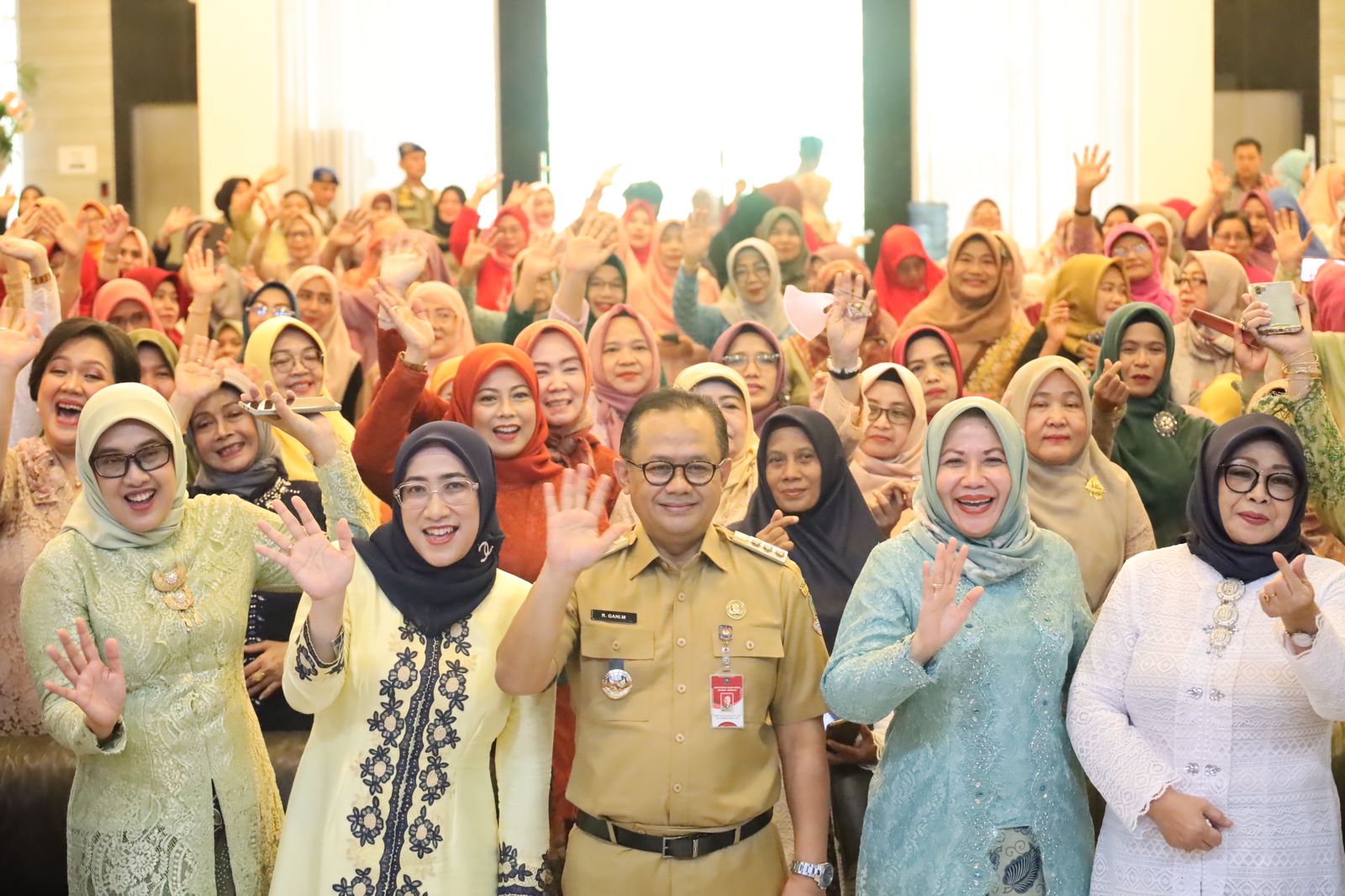 Seminar Hari Kartini, Pj. Wali Kota Bekasi: Wanita Mampu Pancarkan Brain, Beauty, Behavior