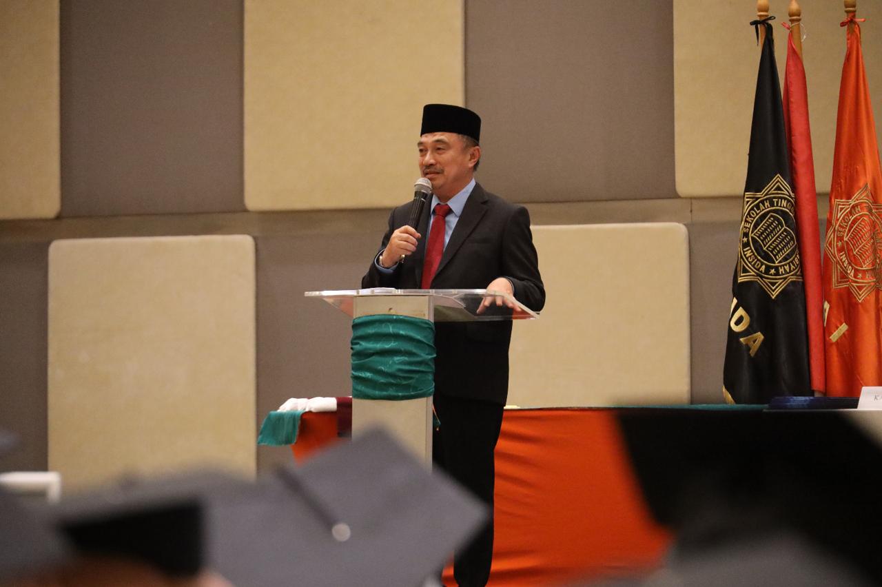 Wakil Wali Kota Harris Bobihoe Ajak Wisudawan Berikan Kontribusi Terbaik Bagi Masa Depan Bangsa ?