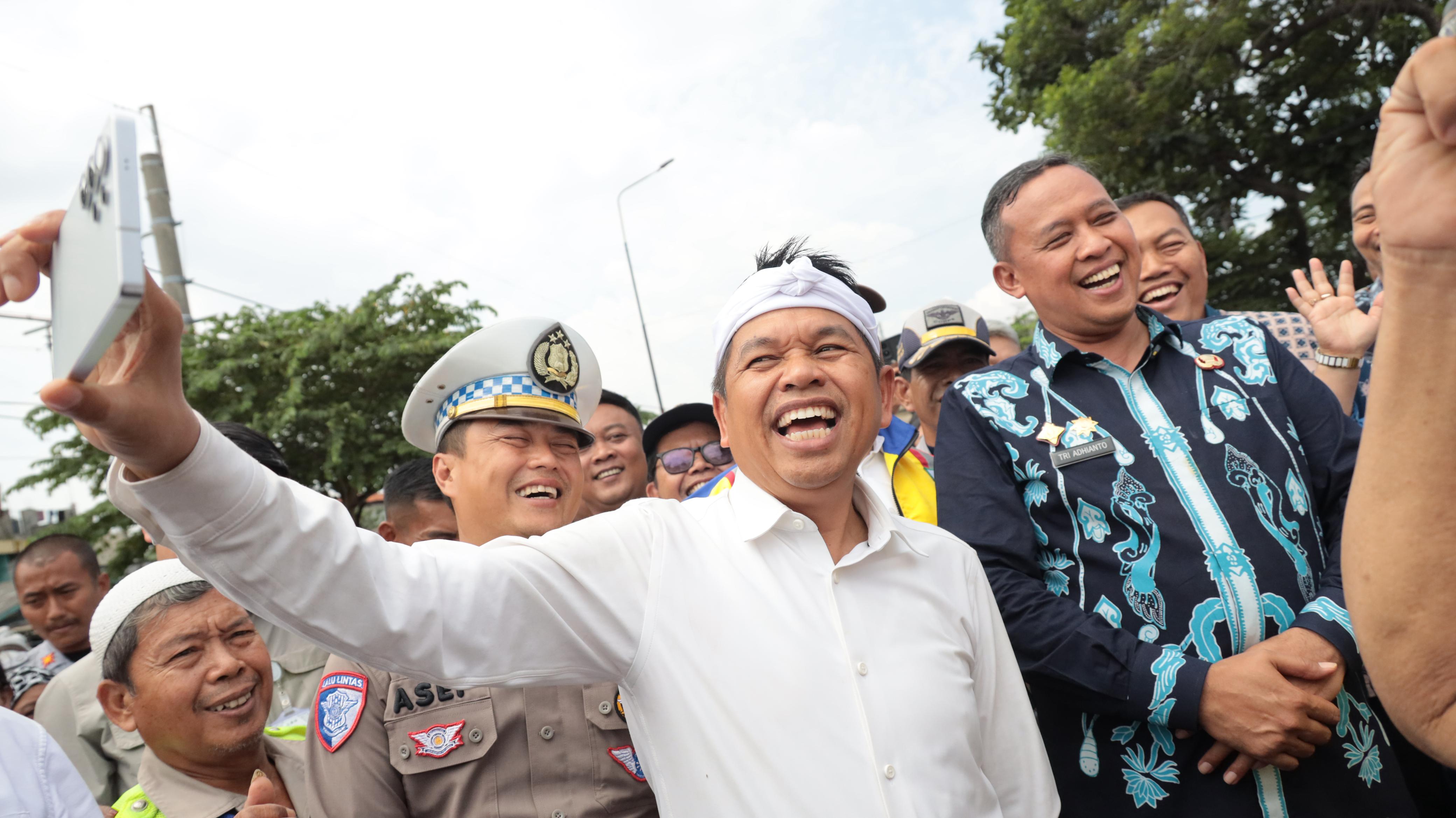 Tri Adhianto Ajak KDM Seharian Keliling Tinjau Pembangunan di Kota Bekasi
