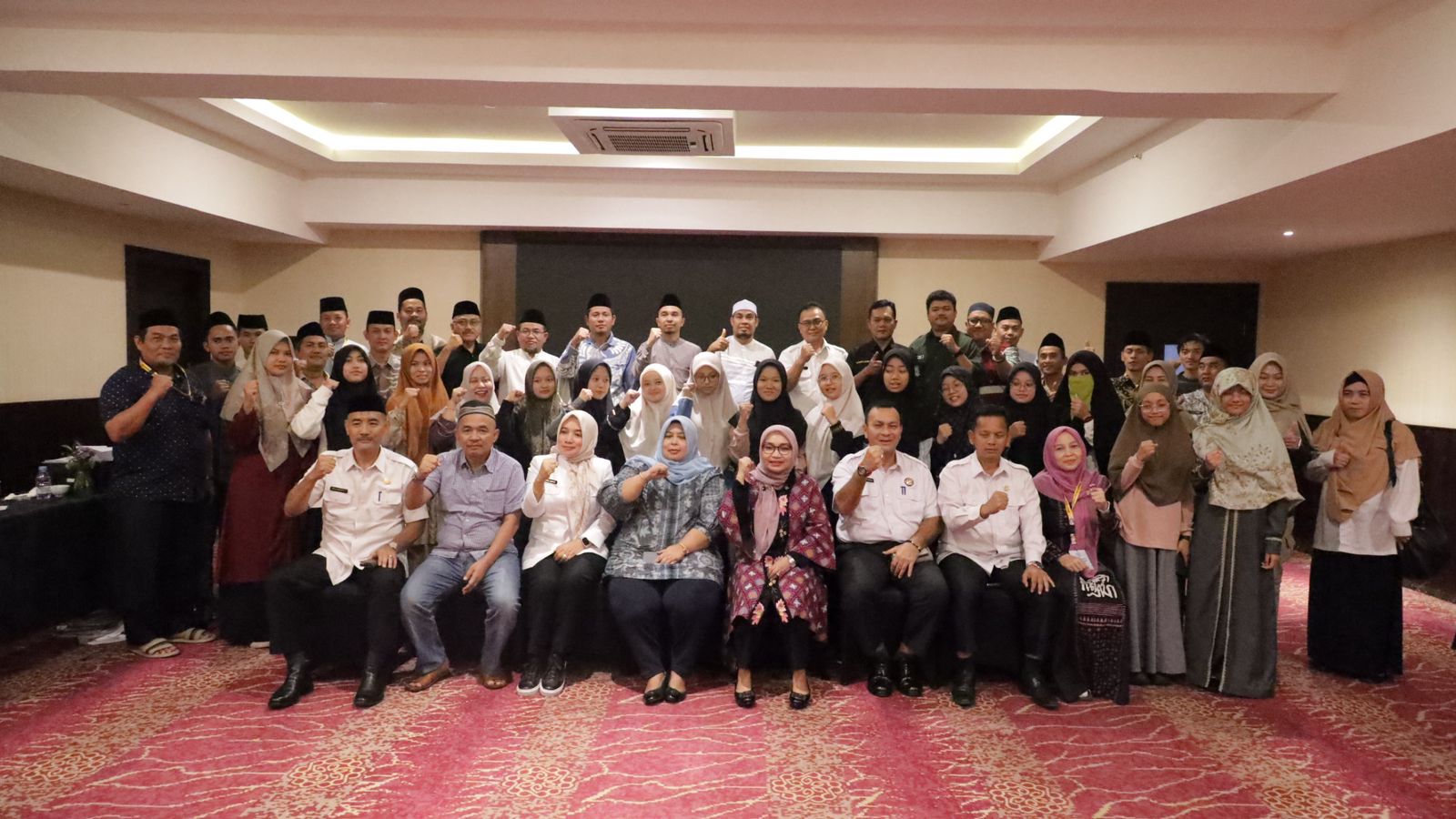 Wiwiek Hargono Kunjungi Kafilah Kota Bekasi, Beri Motivasi Tetap Semangat Tumbuh dan Berkembang