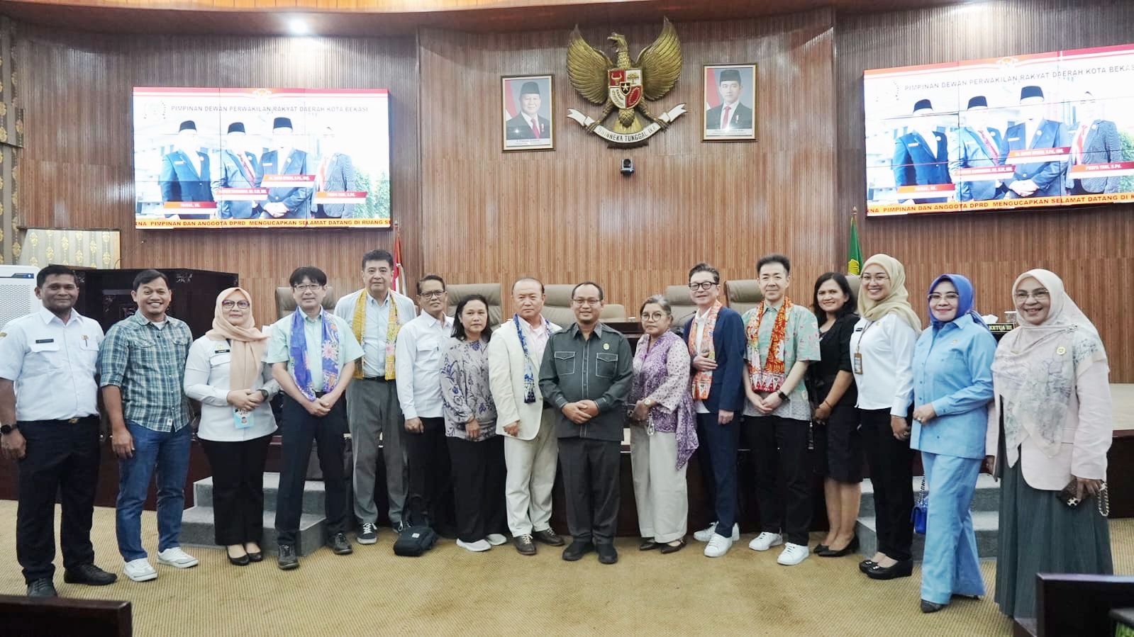DPRD Kota Bekasi Sambut Anggota Dewan Prefektur Chiba, Bahas Pengelolaan Sampah dan Transportasi