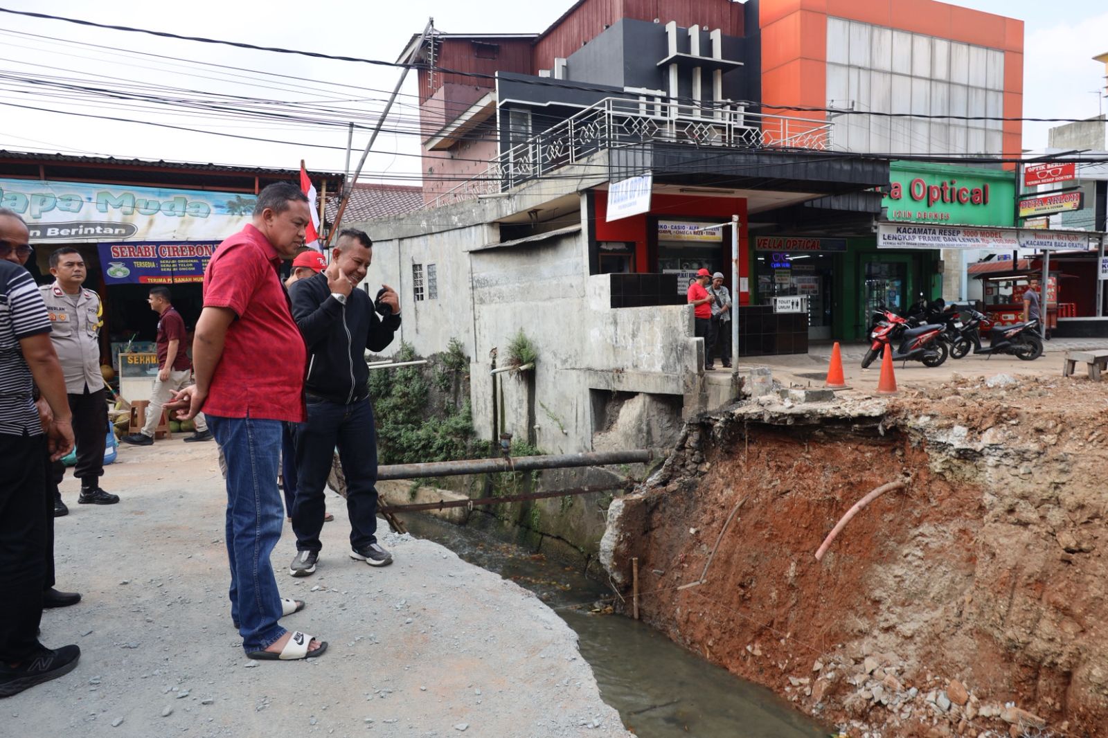 Wali Kota Bekasi Pantau Revitalisasi Jembatan 0 Rawalumbu dan Pembangunan Polder Air Sepanjang Jaya